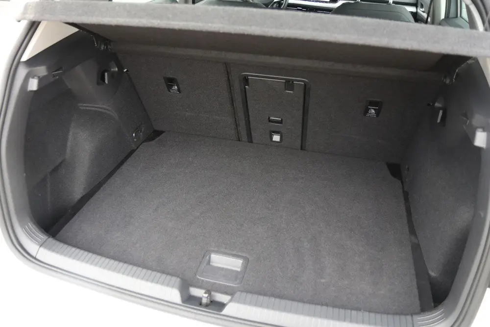 Volkswagen Golf 1.0 eTSI 110pk DSG Life | Navigatie | Achter uit 2024, foto 16