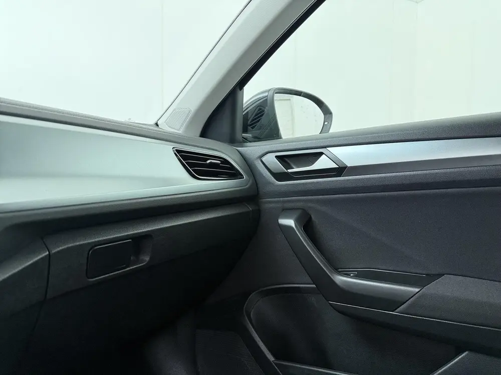 Volkswagen T-Roc 1.0 TSI Life | 110 PK | Trekhaak | Adaptive uit 2022, foto 19
