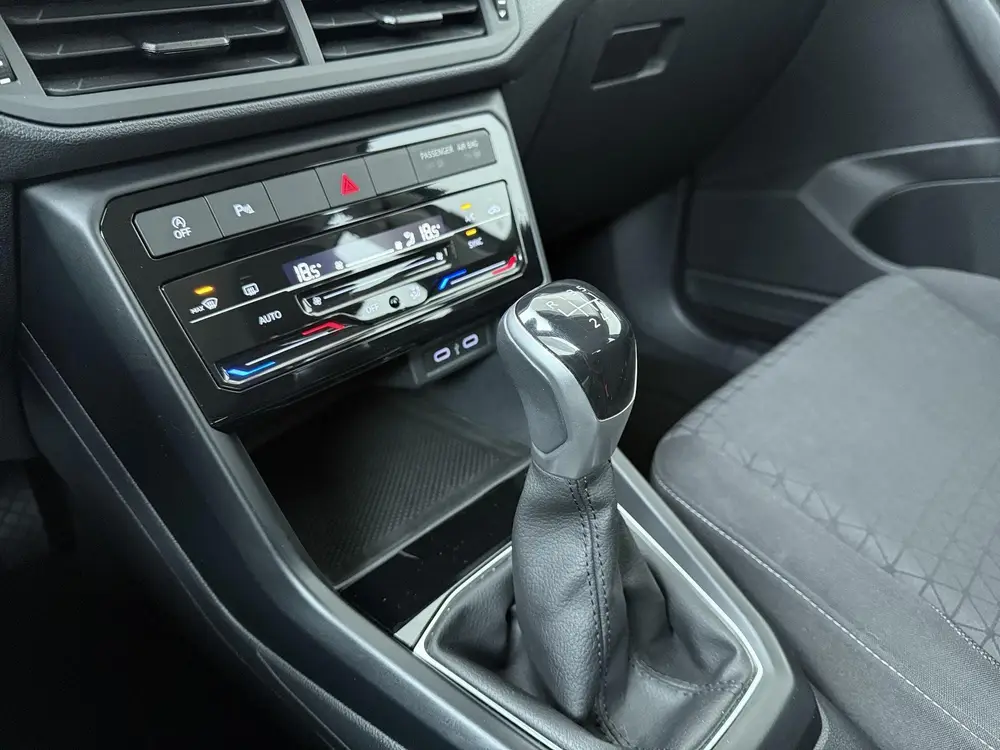 Volkswagen T-Cross 1.0 TSI Life | 95 PK | Climate control | uit 2023, foto 19