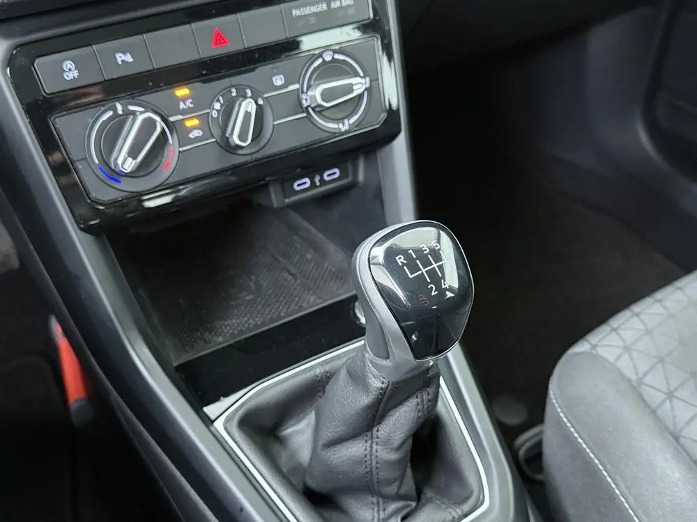 Volkswagen T-Cross 1.0 TSI Life | 95 PK | Adaptive cruise co uit 2022, foto 19