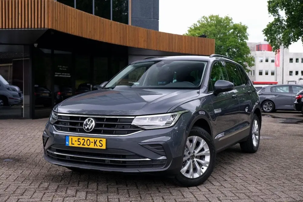 Volkswagen Tiguan 1.5 TSI Life|Rijklaar|ACC|Trekhaak|Carplay uit 2021