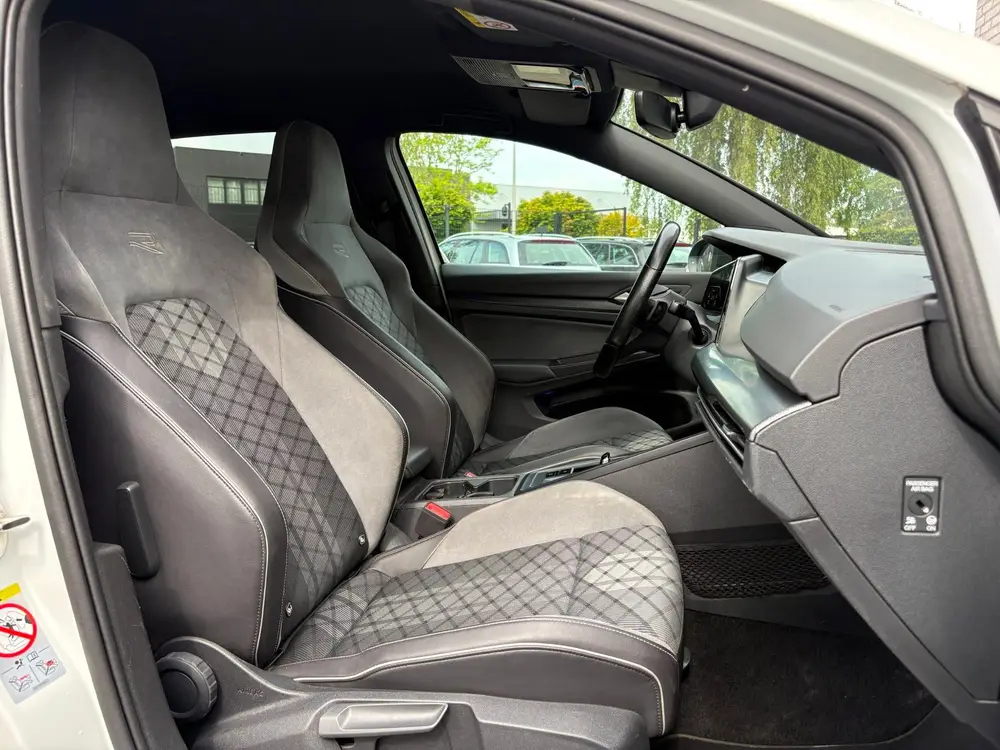 Volkswagen Golf 1.5 eTSI ACT R-Line |ACC,SFEER,XEN| uit 2020, foto 6