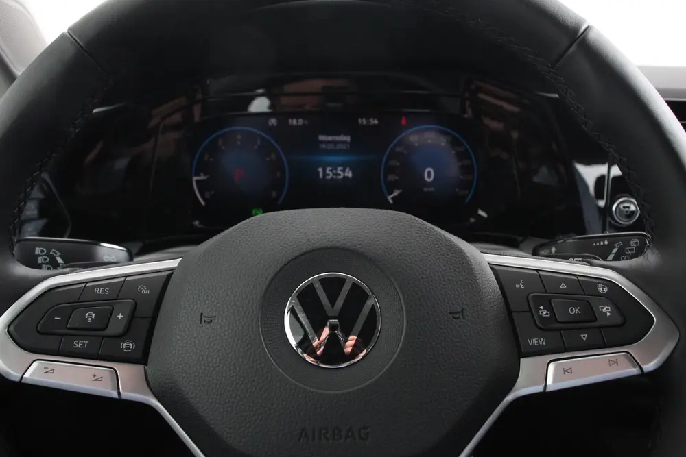 Volkswagen Golf 1.0 TSI 110pk Automaat Life Navigatie Climat uit 2021, foto 11