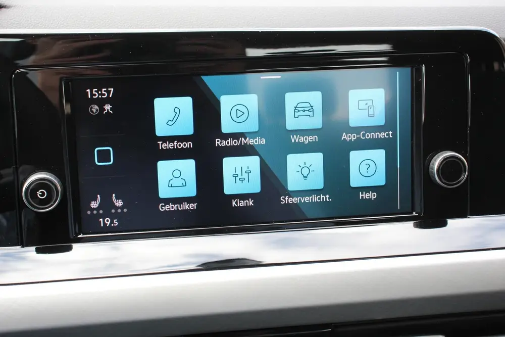 Volkswagen Golf 1.0 TSI 110pk Automaat Life Navigatie Climat uit 2021, foto 14