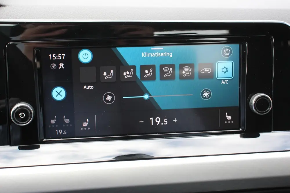Volkswagen Golf 1.0 TSI 110pk Automaat Life Navigatie Climat uit 2021, foto 16