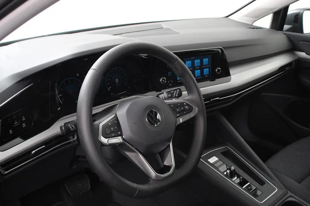 Volkswagen Golf 1.0 TSI 110pk Automaat Life Navigatie Climat uit 2021, foto 2