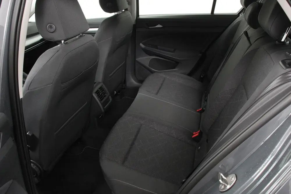 Volkswagen Golf 1.0 TSI 110pk Automaat Life Navigatie Climat uit 2021, foto 9