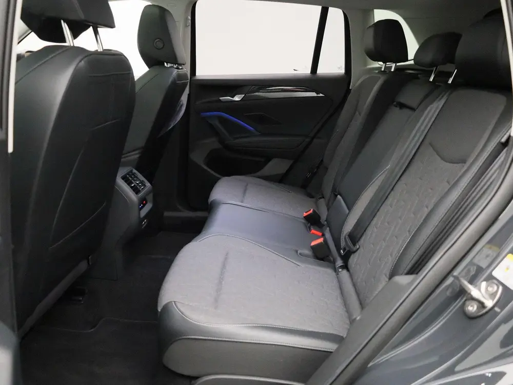 Volkswagen Tiguan 1.5 eHybrid Life Edition 204 PK | Panorama uit 2026, foto 12