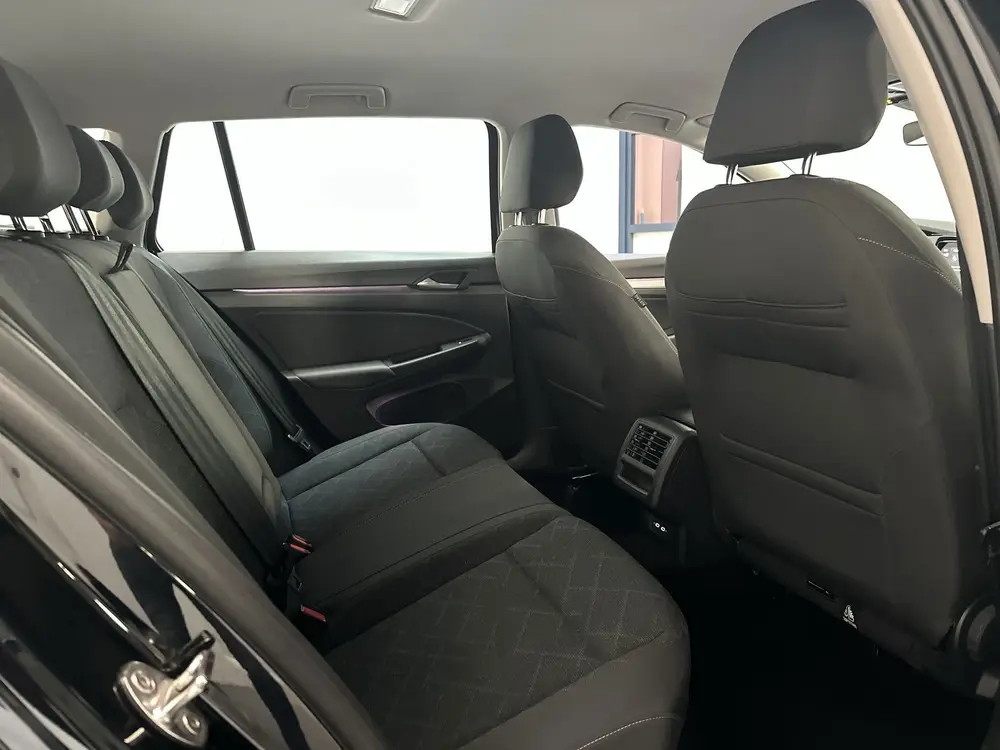 Volkswagen Golf Variant 1.0 eTSI DSG Life Virtual Cockpit Sf uit 2022, foto 16