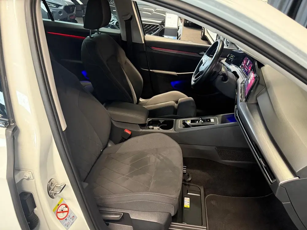 Volkswagen Golf 8 1.5 eTSI|Navi|Camera|Sfeer|ACC|DSG|Memory| uit 2020, foto 14