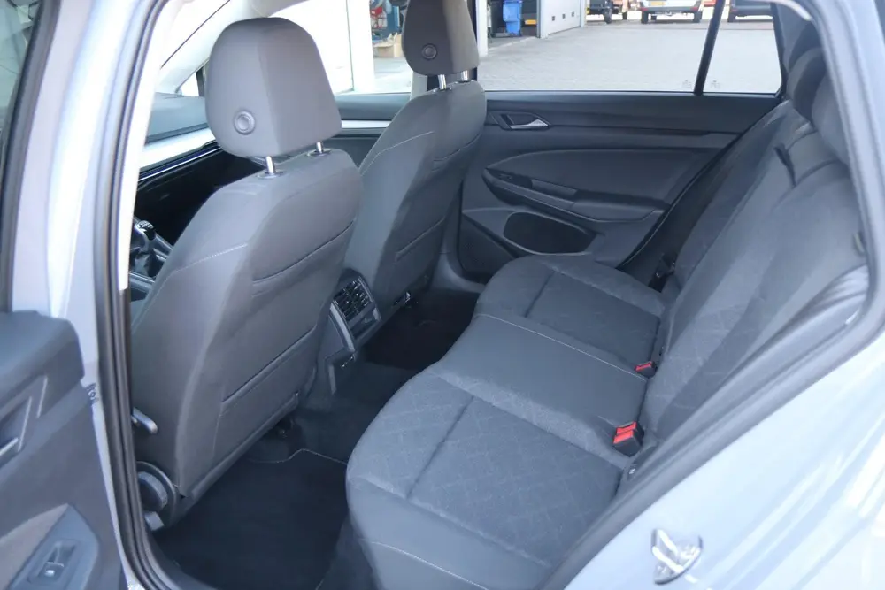 Volkswagen Golf Variant 1.0 TSI 110pk Life | Navigatie | Ach uit 2023, foto 18