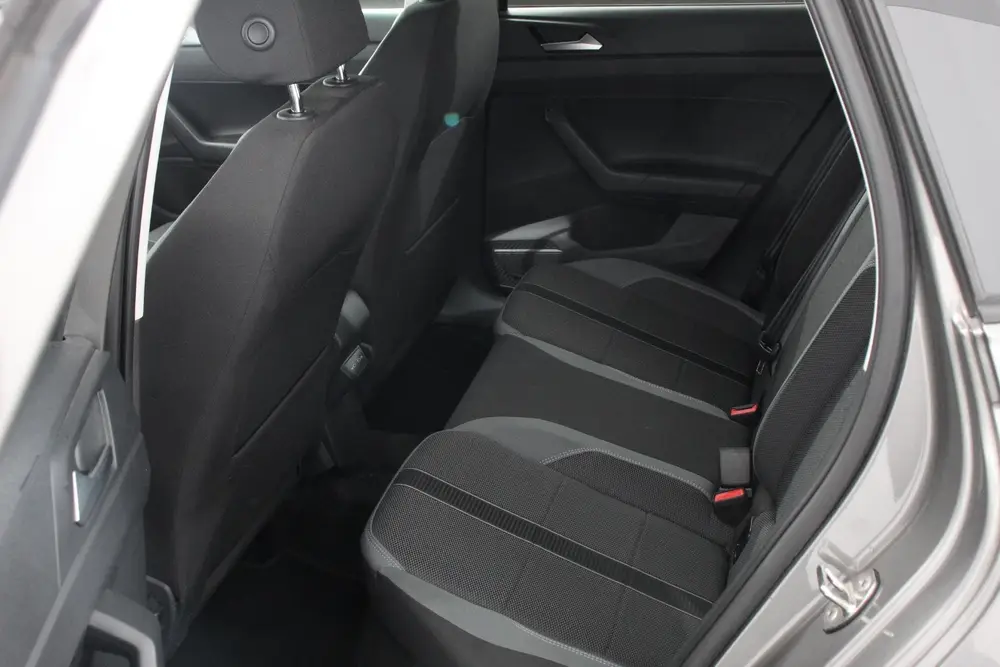Volkswagen Polo 1.0 TSI 110pk DSG Highline Navigatie Apple C uit 2021, foto 10