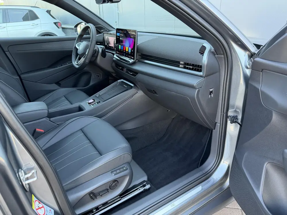 Volkswagen T-Roc 1.5 eTSI R-Line uit 2026, foto 14