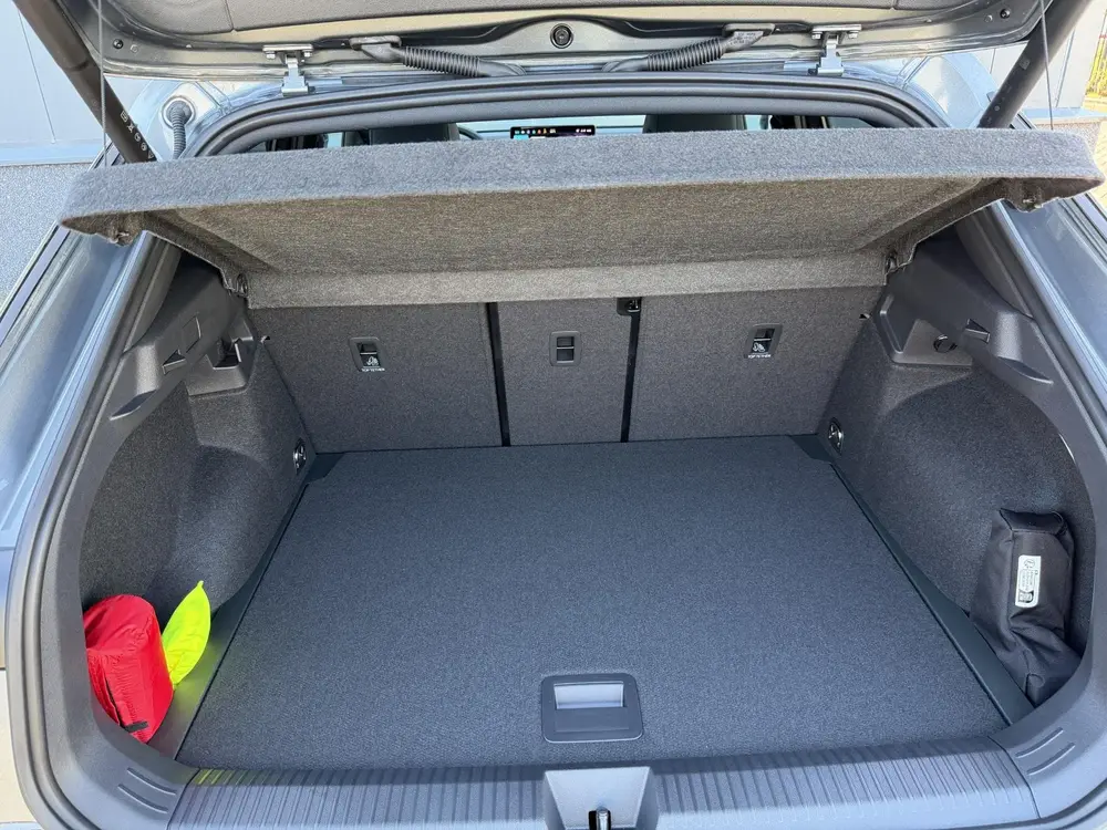 Volkswagen T-Roc 1.5 eTSI R-Line uit 2026, foto 16