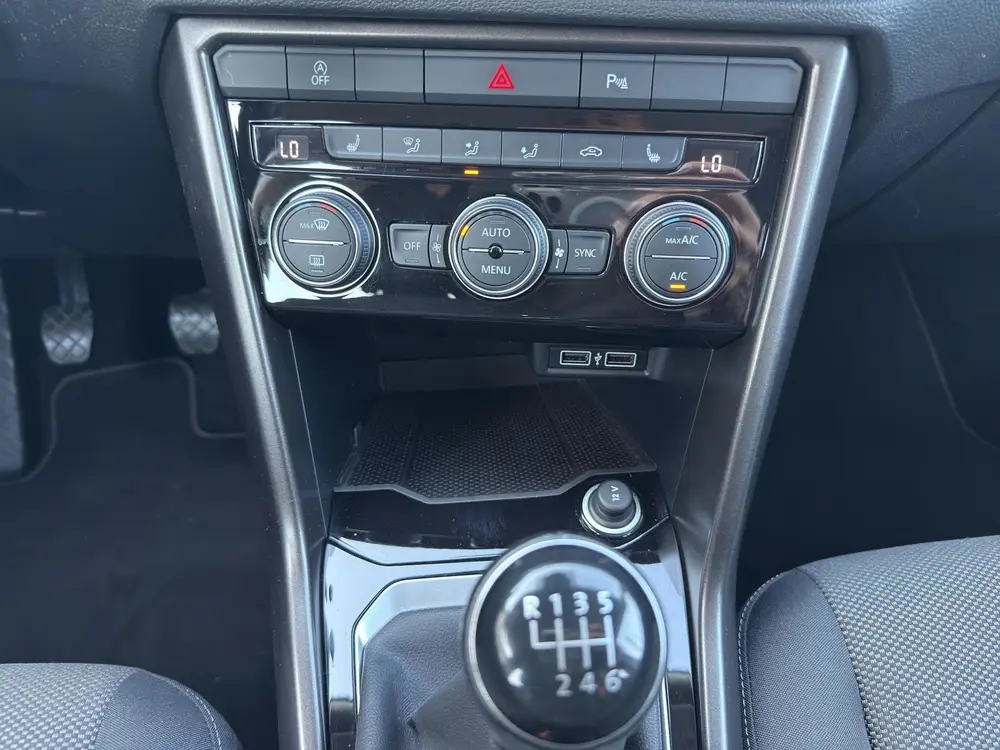 Volkswagen T-Roc 1.0 TSI Style | Clima | Stoelverw | Parksen uit 2019, foto 16