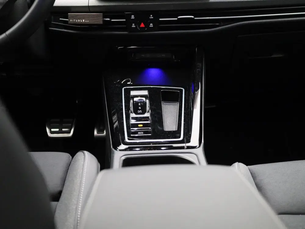 Volkswagen Golf 1.5 eHybrid 50 Edition 204 PK | Automaat | N uit 2025, foto 10