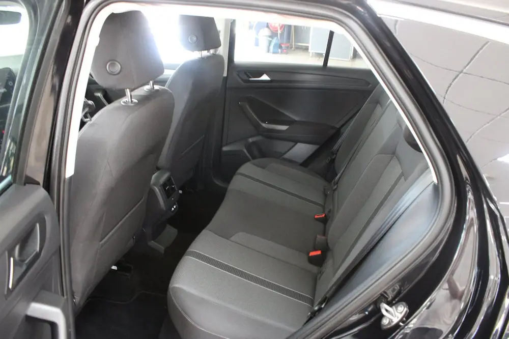 Volkswagen T-Roc 1.5 TSI Life Automaat | Airco | Adaptieve c uit 2022, foto 19