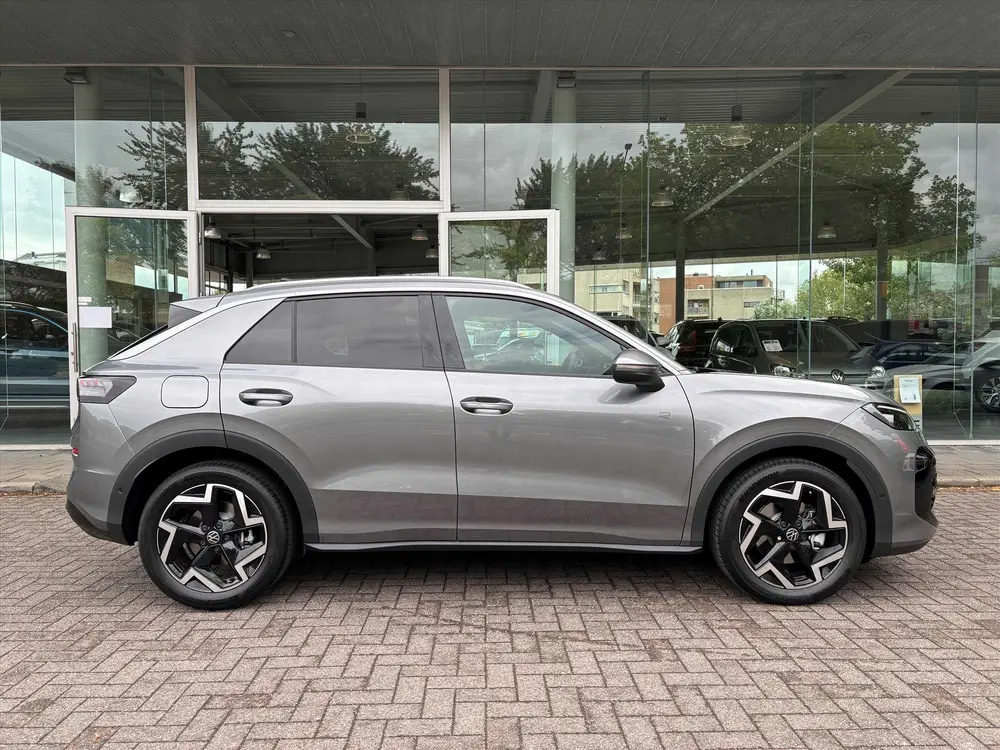 Volkswagen T-Roc 1.5 eTSI 150pk DSG-7 R-Line Edition|NW mode uit 2026, foto 3