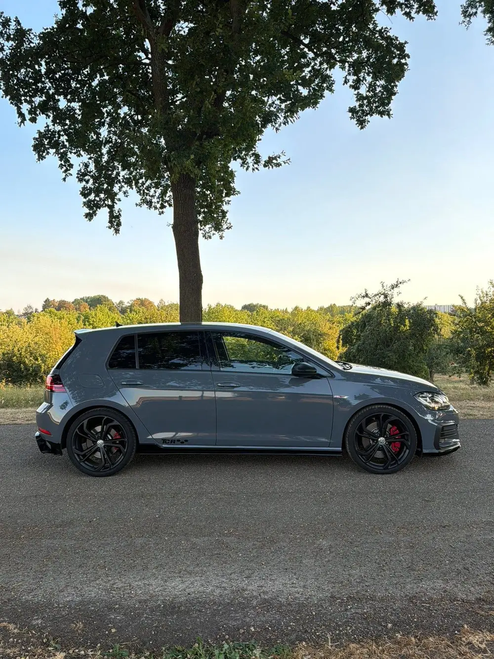 Volkswagen Golf VII Golf GTI TCR Akrapovic DCC Dynaudio Pure Grey uit 2019, foto 7