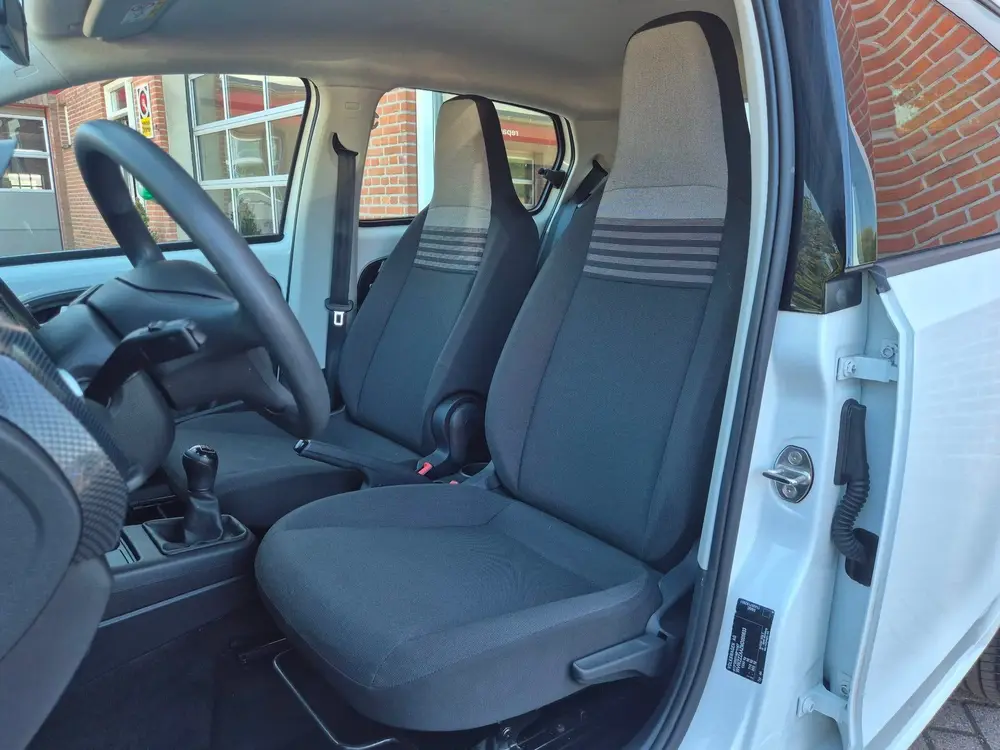 Volkswagen UP! 1.0 65PK 5drs clima, cruise, pdc, camera, lmv uit 2020, foto 17