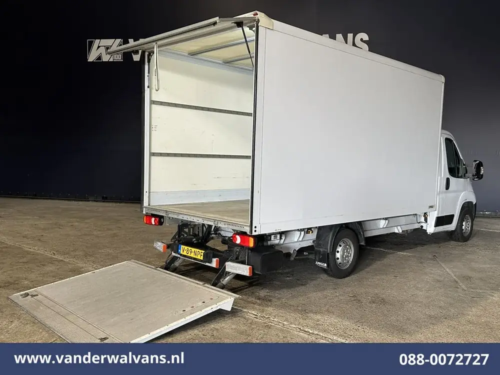 Peugeot Boxer 2.2 BlueHDi 141pk Bakwagen 436cm Lang Laadklep uit 2022, foto 2