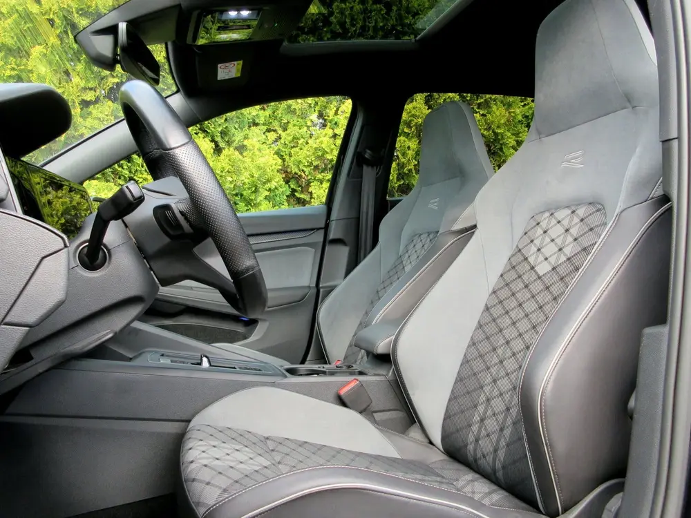 Volkswagen Golf 1.5 eTSI R-Line*Pano * Virt. cockpit * Sfeer uit 2022, foto 9