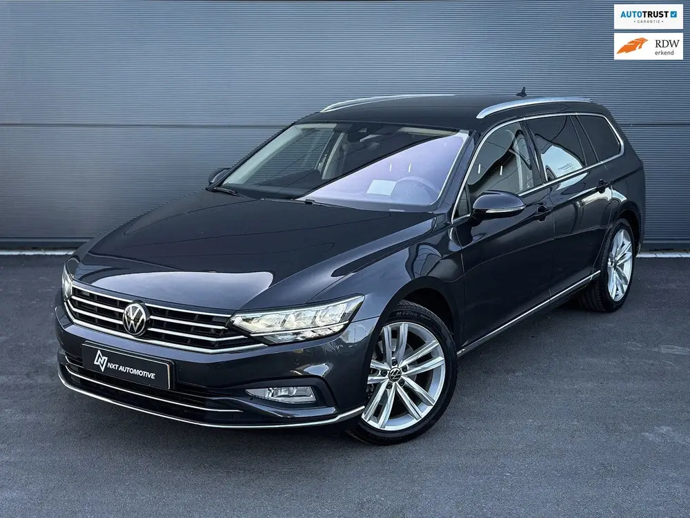 Volkswagen Passat Variant 1.5 TSI Business, Pilot assist, AC uit 2021