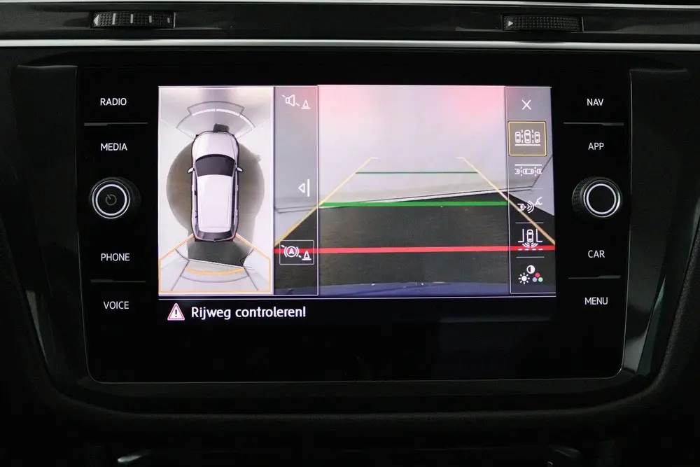 Volkswagen Tiguan 1.5 TSI ACT Highline (PANORAMADAK, DIGITAL uit 2019, foto 11