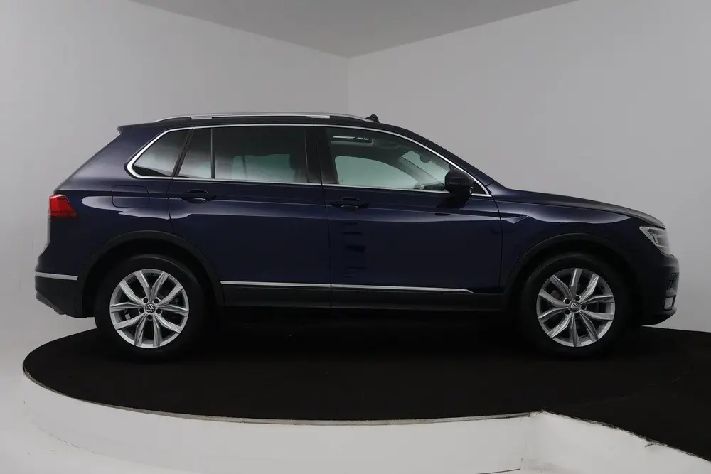 Volkswagen Tiguan 1.5 TSI ACT Highline (PANORAMADAK, DIGITAL uit 2019, foto 15