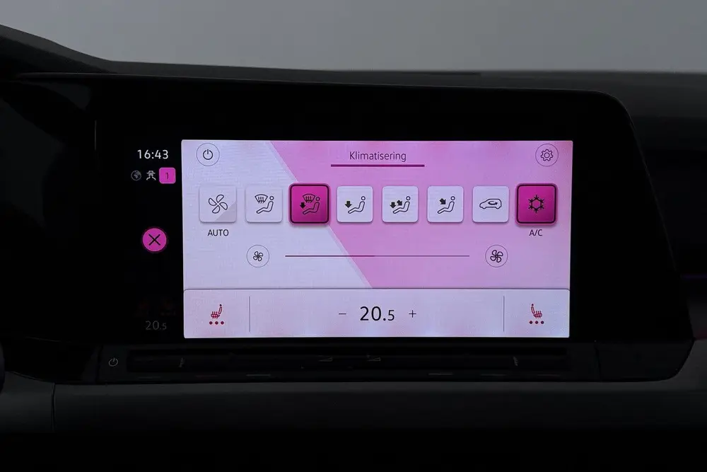 Volkswagen Golf 2.0 TDI Style (DIGITALE COCKPIT, SFEERVERLIC uit 2020, foto 16