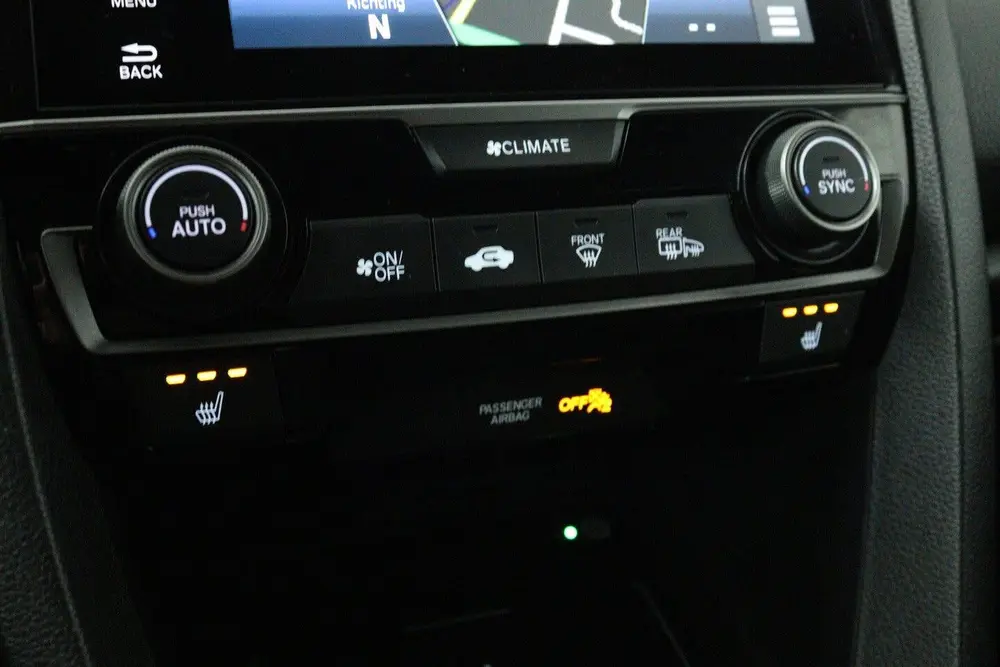 Honda Civic 1.0 i-VTEC Elegance (TREKHAAK, DIGITALE COCKPIT uit 2019, foto 19