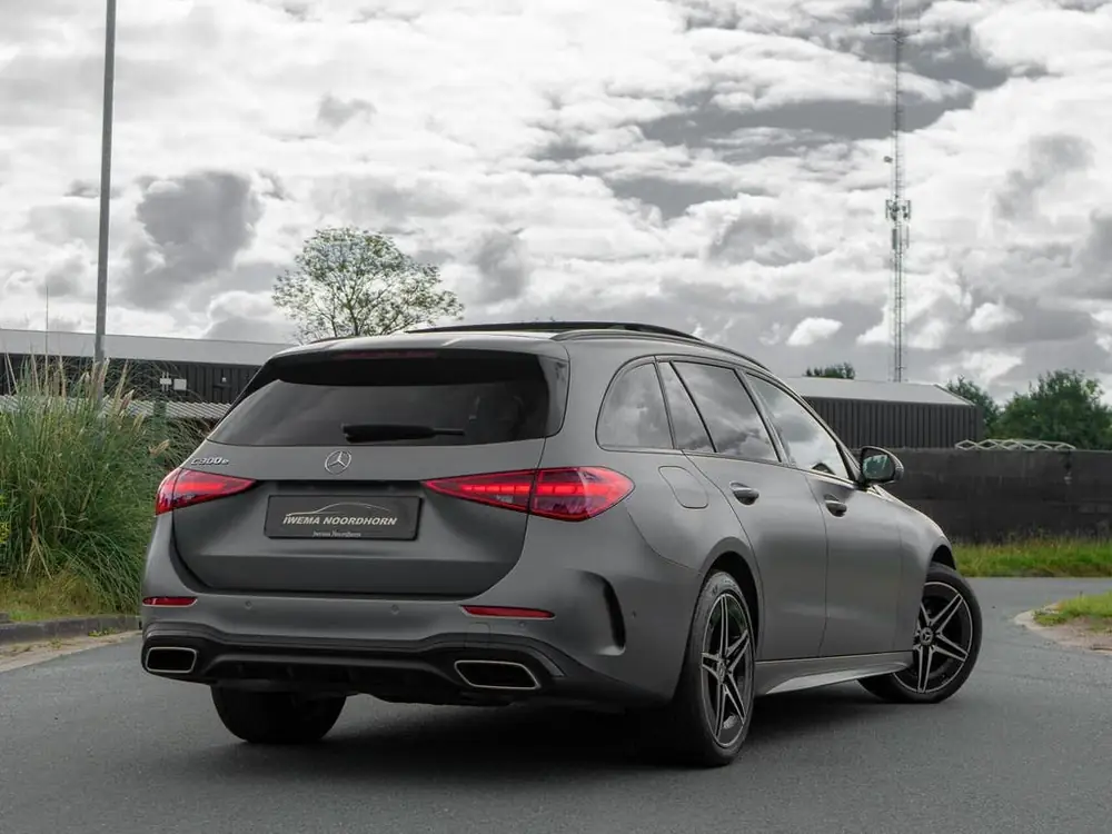 Mercedes-Benz C-Klasse Mercedes C-klasse Estate 300 e AMG|Panoramadak|Night pakket| uit 2023, foto 2