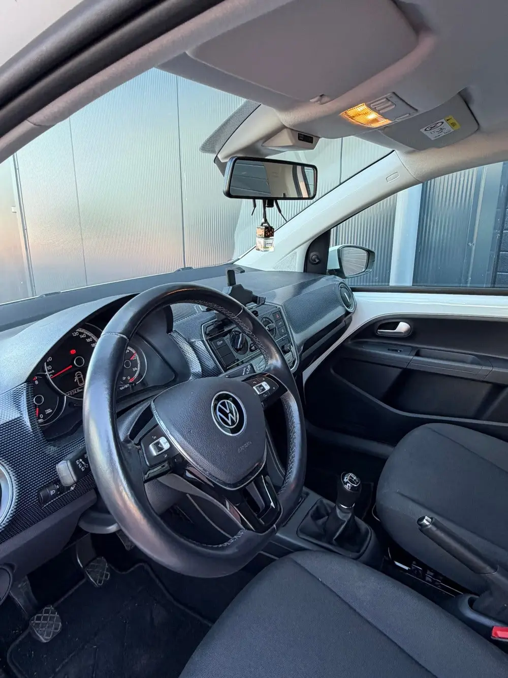 Volkswagen Up! 1.0 60PK 4D BMT 2020 Wit uit 2020, foto 10