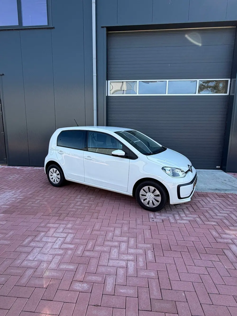 Volkswagen Up! 1.0 60PK 4D BMT 2020 Wit uit 2020, foto 3