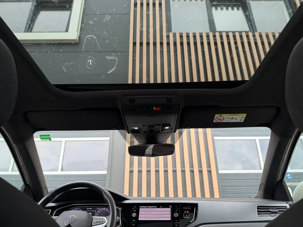 Volkswagen Taigo R-Line 1.0 TSI 110PK / PANO / DSG / VOL uit 2022, foto 19
