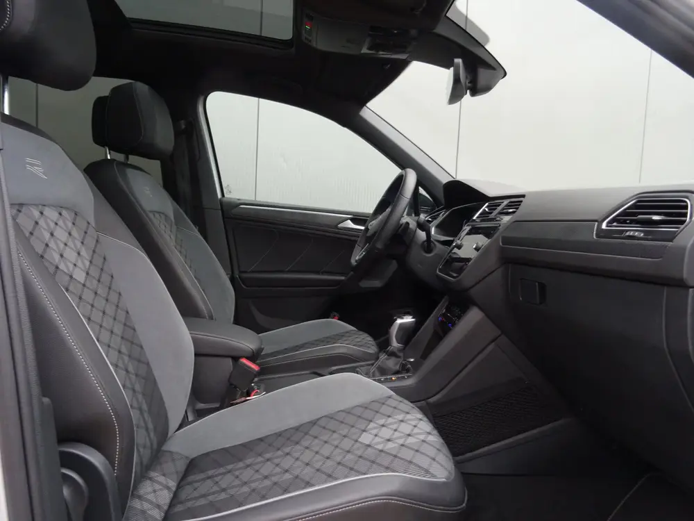 Volkswagen Tiguan 1.4 TSI eHybrid R-Line Business * PANORAMA uit 2024, foto 15