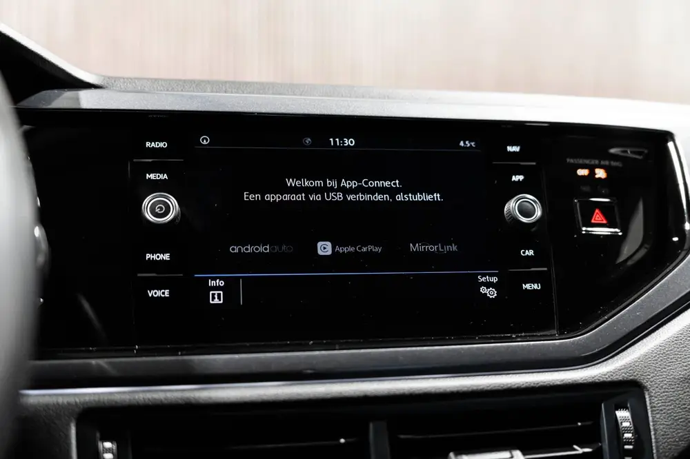 Volkswagen POLO 1.0 TSI R-Line DSG LED CRUISE PDC 2020 uit 2020, foto 16