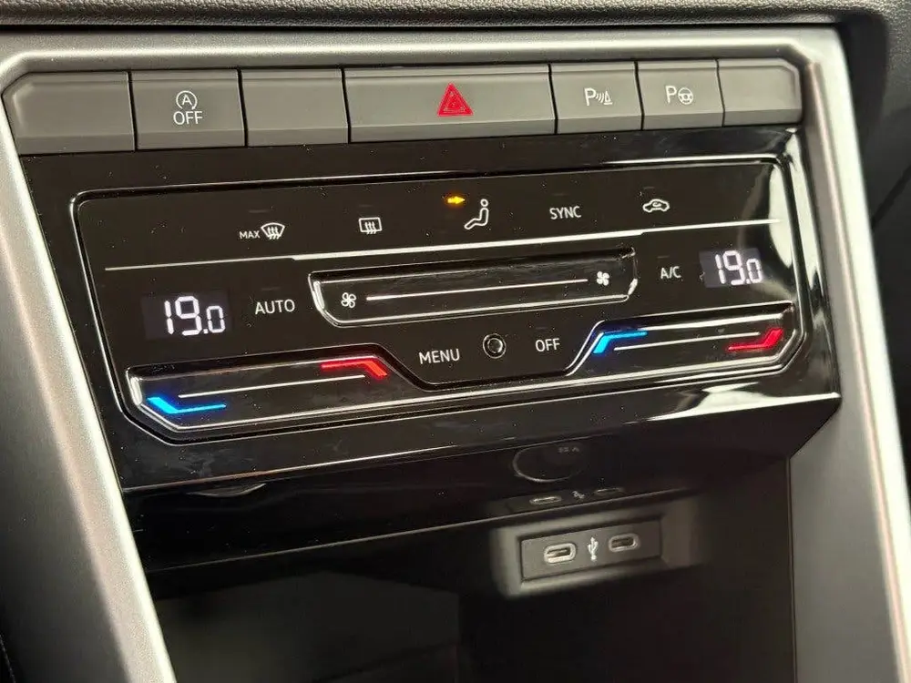 Volkswagen T-Roc 1.5 TSI ACT AUT. FACELIFT LED NAVI CARPLAY uit 2023, foto 10