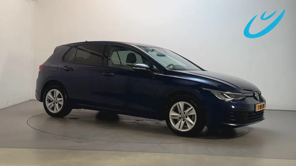 Volkswagen Golf 1.0 TSI 110pk Life Sfeerverlichting Navigati uit 2024