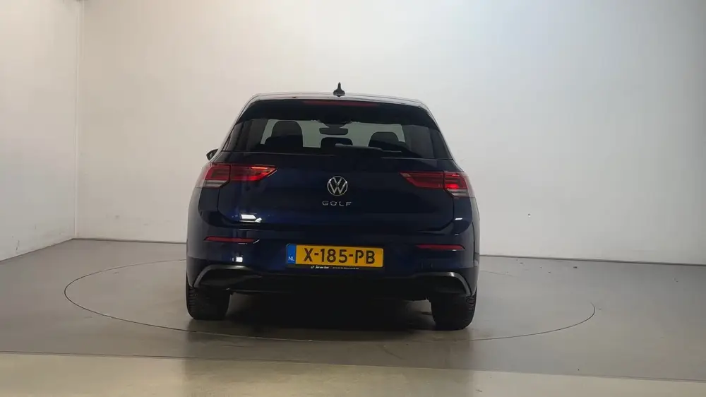 Volkswagen Golf 1.0 TSI 110pk Life Sfeerverlichting Navigati uit 2024, foto 10