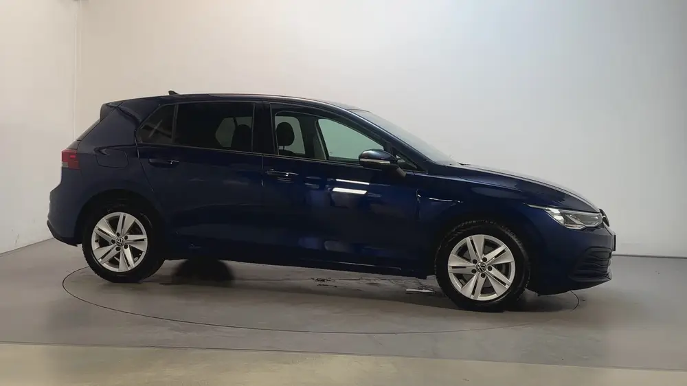 Volkswagen Golf 1.0 TSI 110pk Life Sfeerverlichting Navigati uit 2024, foto 11