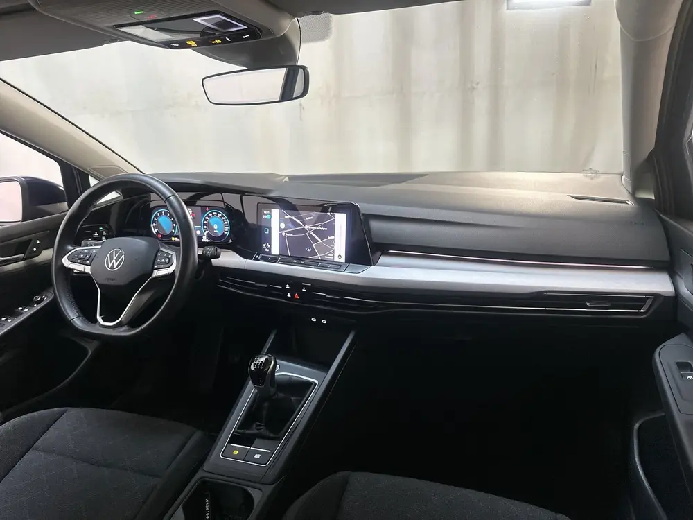 Volkswagen Golf 1.0 TSI 110pk Life Sfeerverlichting Navigati uit 2024, foto 2