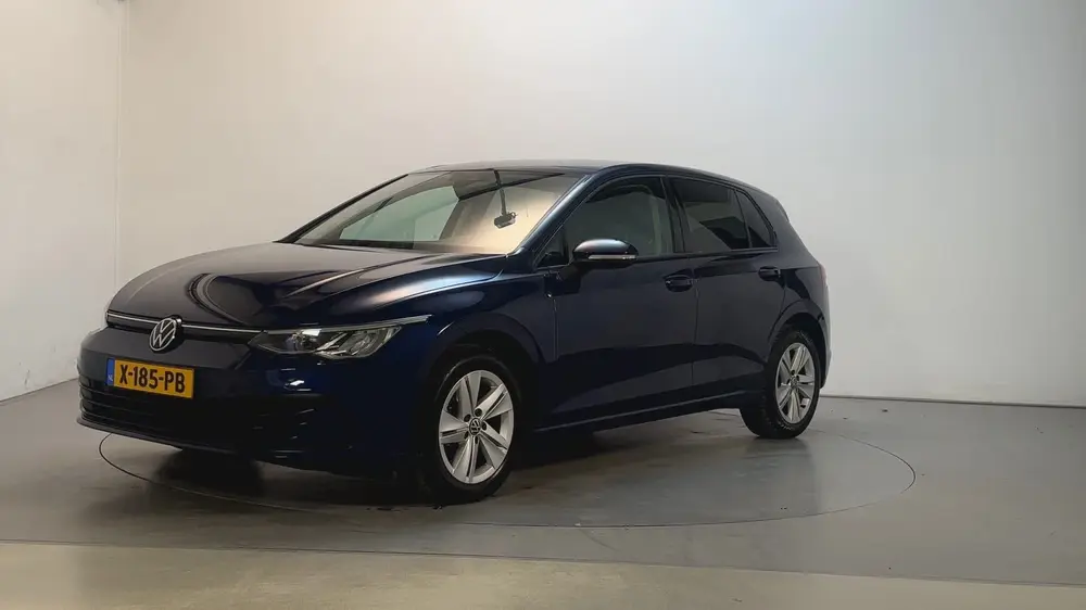 Volkswagen Golf 1.0 TSI 110pk Life Sfeerverlichting Navigati uit 2024, foto 8