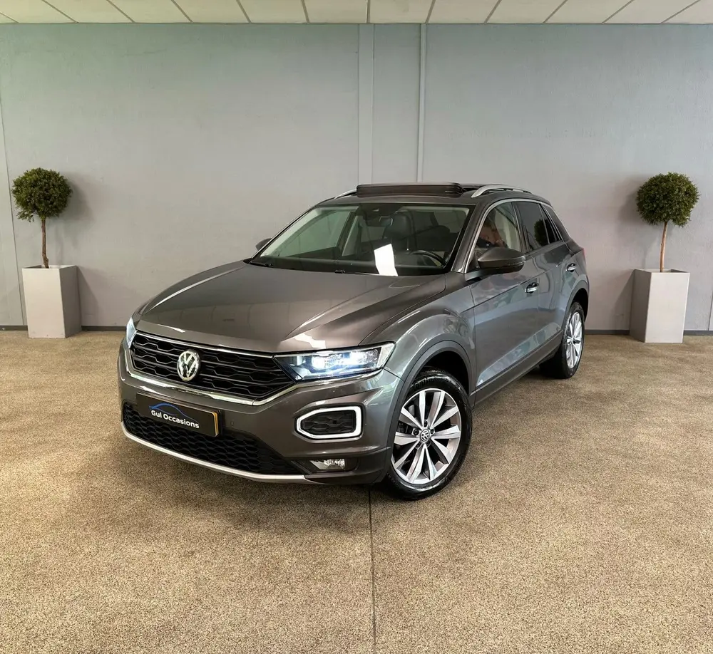 Volkswagen T-Roc 1.5 TSI Sport - Pano - Led - Camera - Apple uit 2020