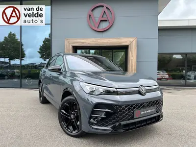 Volkswagen Tiguan 1.5 eHybrid R-Line | Black line | 360 Came uit 2025
