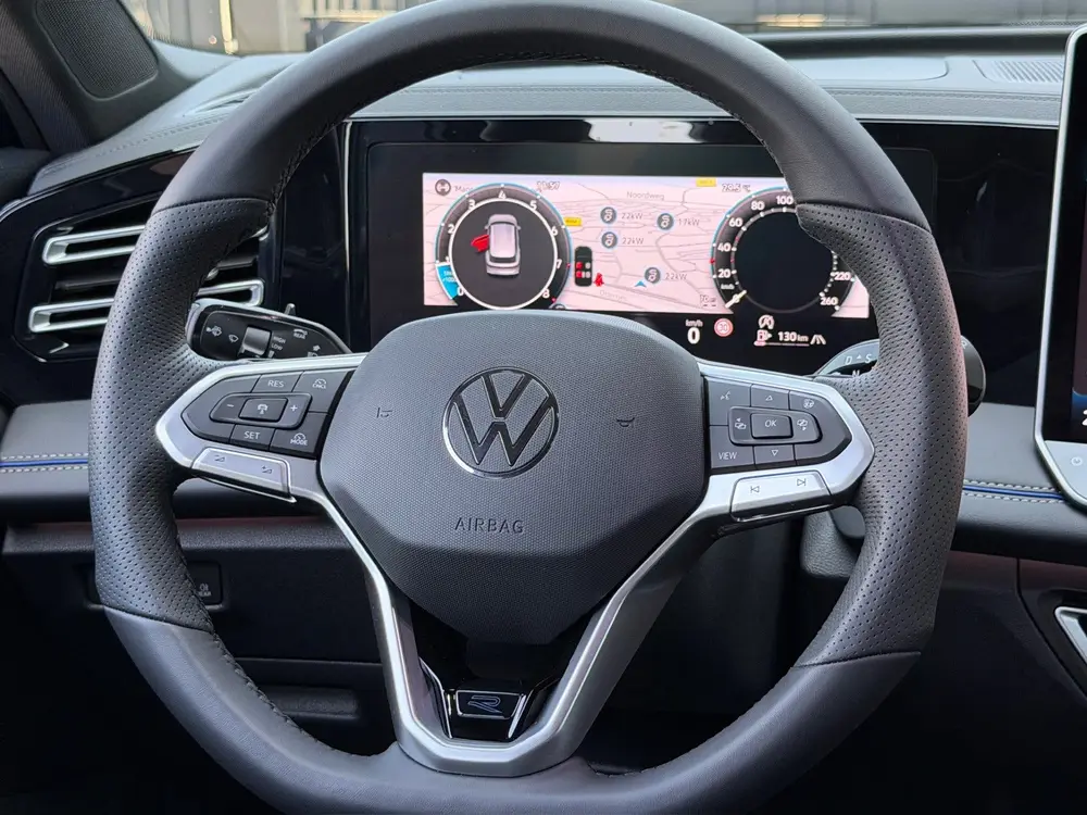 Volkswagen Tiguan 1.5 eTSI 150pk DSG R-Line | Black line | 3 uit 2025, foto 11