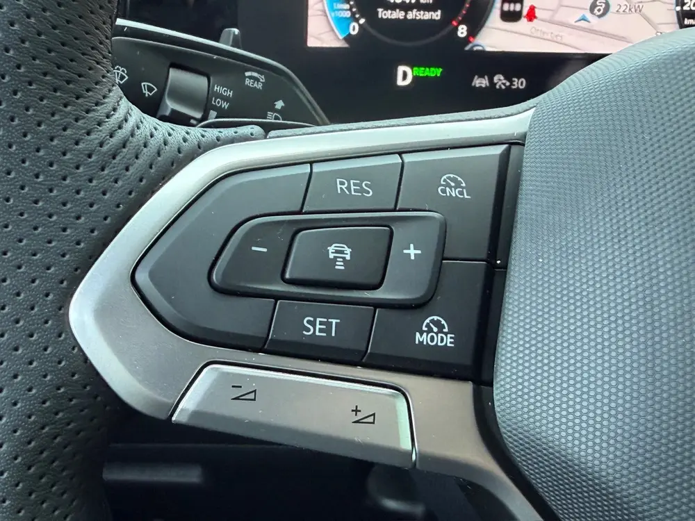 Volkswagen Tiguan 1.5 eTSI 150pk DSG R-Line | Black line | 3 uit 2025, foto 13