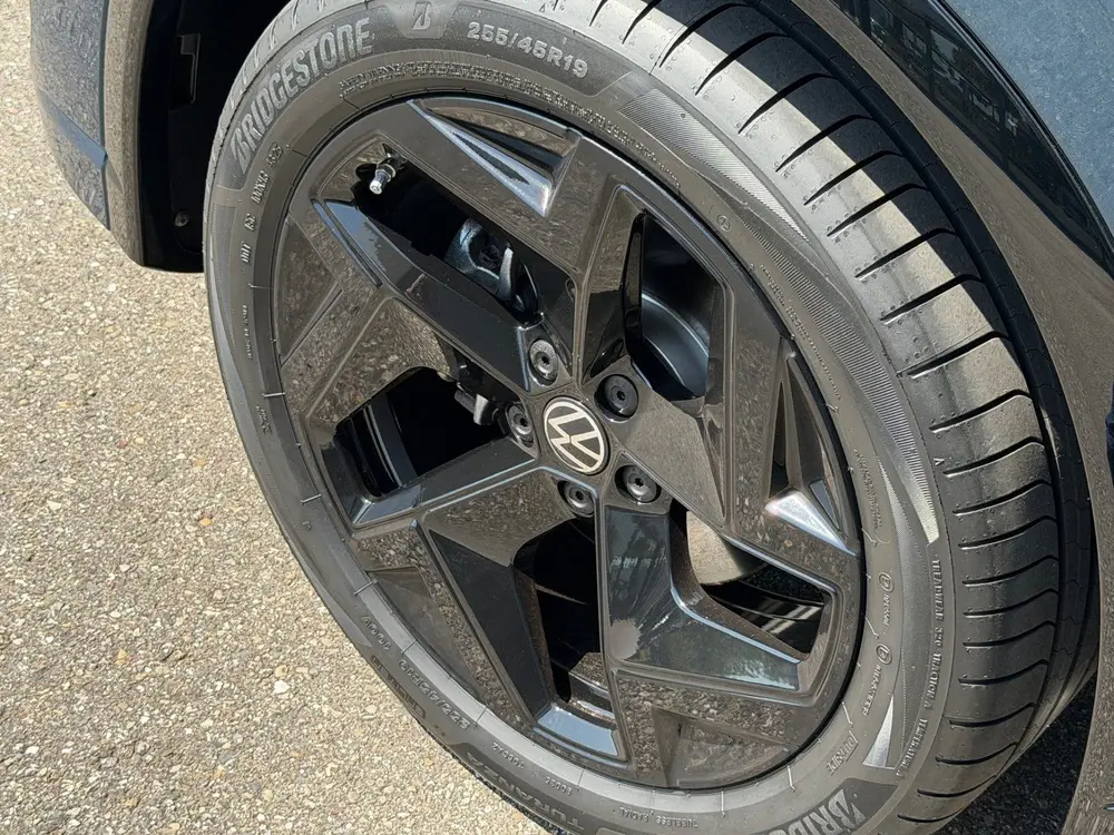 Volkswagen Tiguan 1.5 eTSI 150pk DSG R-Line | Black line | 3 uit 2025, foto 6