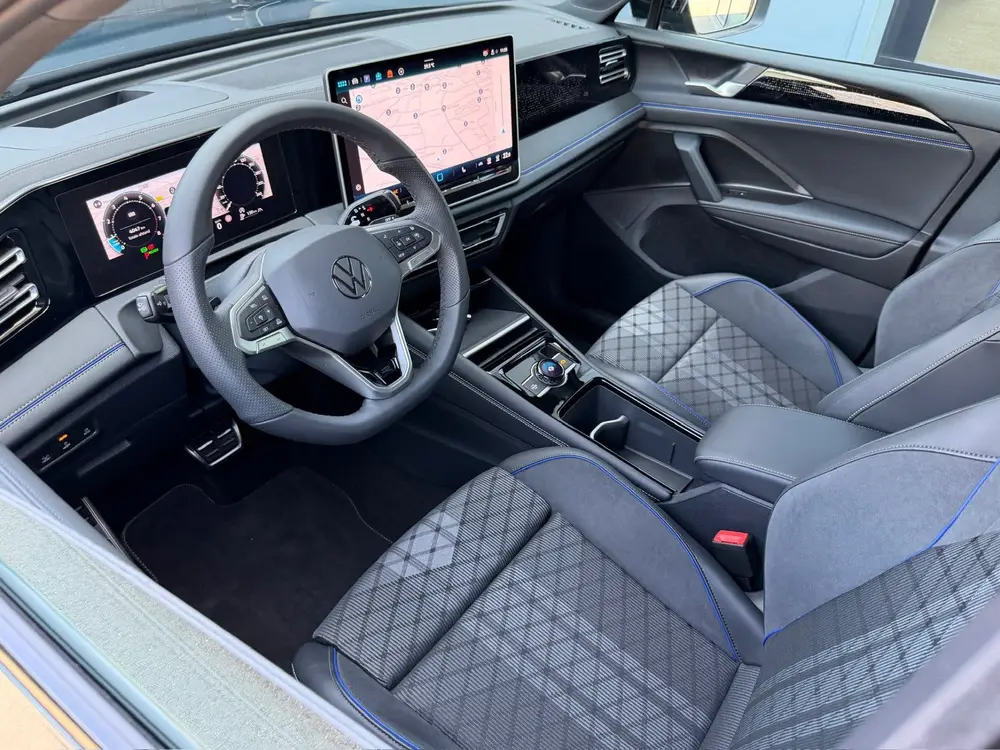 Volkswagen Tiguan 1.5 eTSI 150pk DSG R-Line | Black line | 3 uit 2025, foto 8