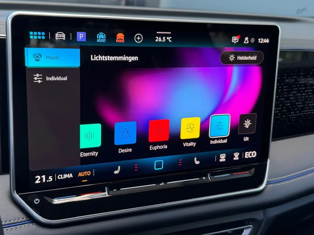 Volkswagen Tiguan 1.5 eHybrid R-Line | Black line | 360 Came uit 2025, foto 17